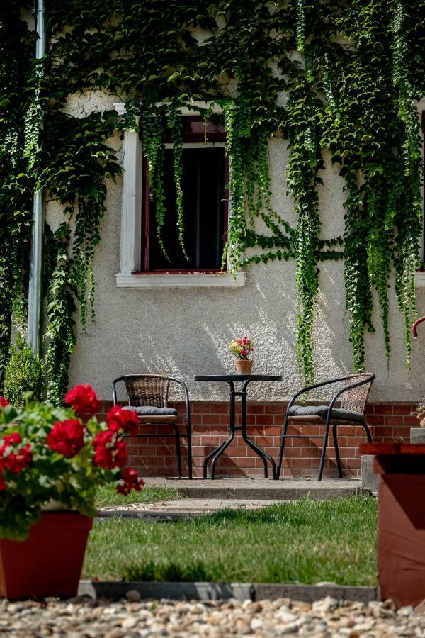 Vadszolo Apartmanhaz Gyomaendrod Exterior photo